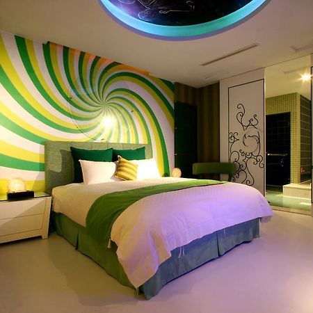 Melody Motel Keelung Bagian luar foto