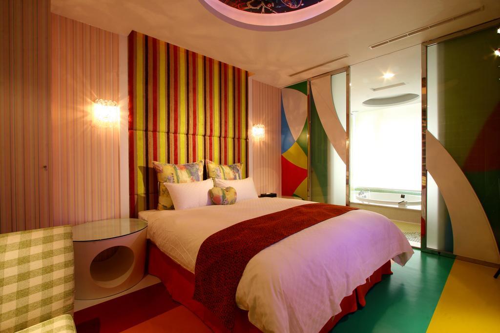 Melody Motel Keelung Bagian luar foto