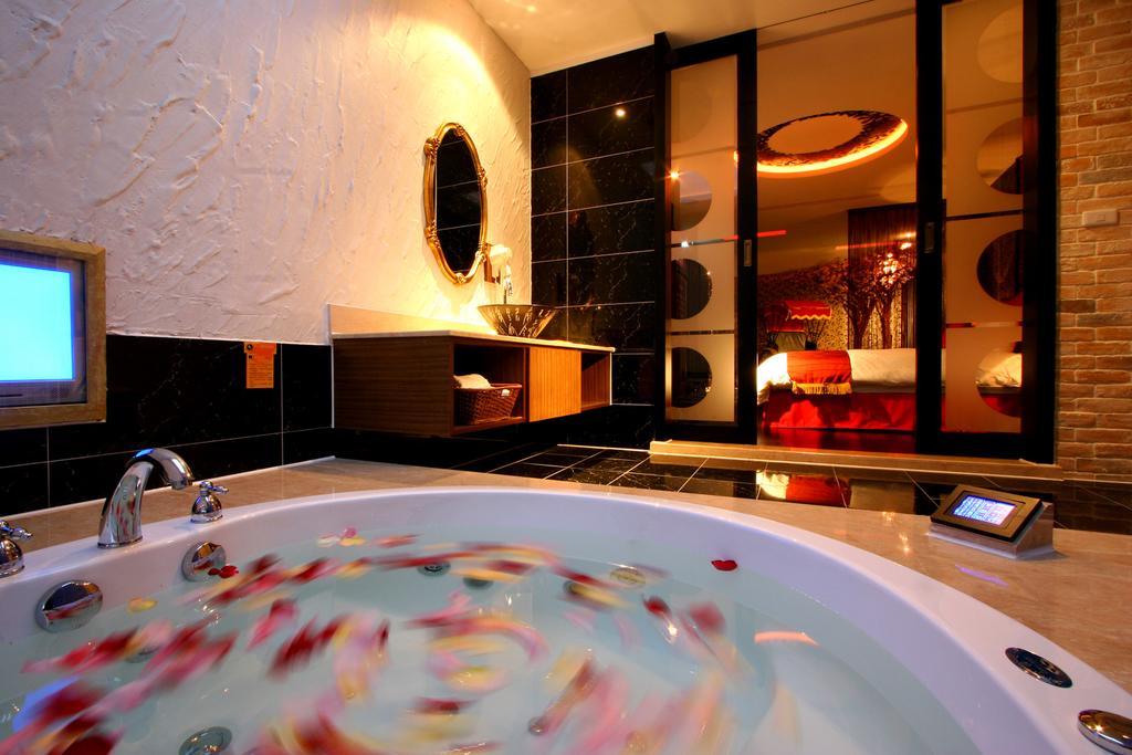 Melody Motel Keelung Bagian luar foto